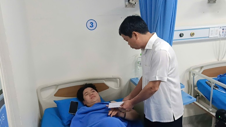 Vụ lật xe khách ở Gia Lai: Xác định danh tính nạn nhân tử vong - Ảnh 1.