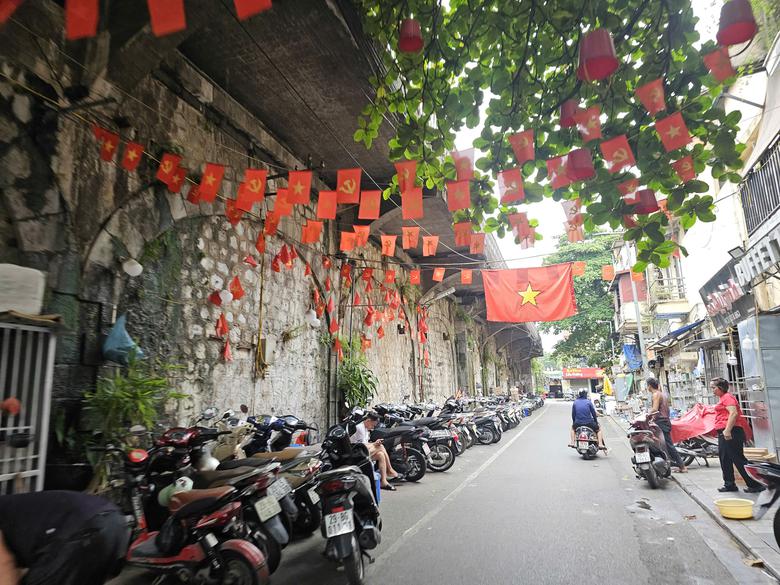 Chỉnh trang 131 vòm cầu Phùng Hưng: Bảo tồn di sản phải đặt trong tương lai phát triển đô - Ảnh 1.