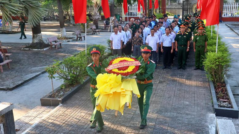 C&agrave; Mau: Lấy mẫu sinh phẩm 622 h&agrave;i cốt liệt sĩ chưa x&aacute;c định được th&ocirc;ng tin - Ảnh 1.