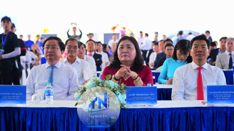Tây Ninh: Khởi công Nhà máy điện mặt trời Dầu Tiếng 5 với tổng mức đầu tư 7.774 tỷ đồng - Ảnh 2.