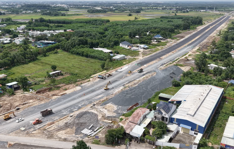 Gỡ điểm nghẽn, th&uacute;c tiến độ đường 25C v&agrave; V&agrave;nh đai 3 để kịp phục vụ s&acirc;n bay Long Th&agrave;nh - Ảnh 2.