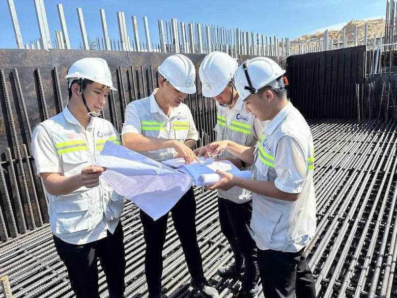 UTH hướng tới trở thành trung tâm đào tạo nguồn nhân lực chất lượng cao - Ảnh 2.