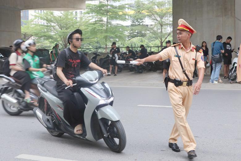 H&agrave; Nội: Cảnh s&aacute;t  - Ảnh 2.