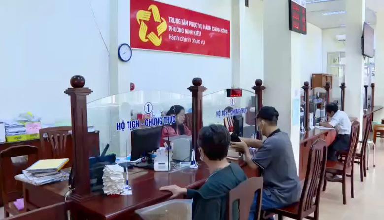Những sáng kiến kéo chính quyền đến gần dân - Ảnh 2.