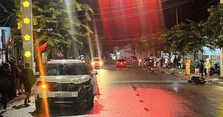 Cha mẹ mất vì tai nạn, ba con mịt mờ tương lai - Ảnh 1.