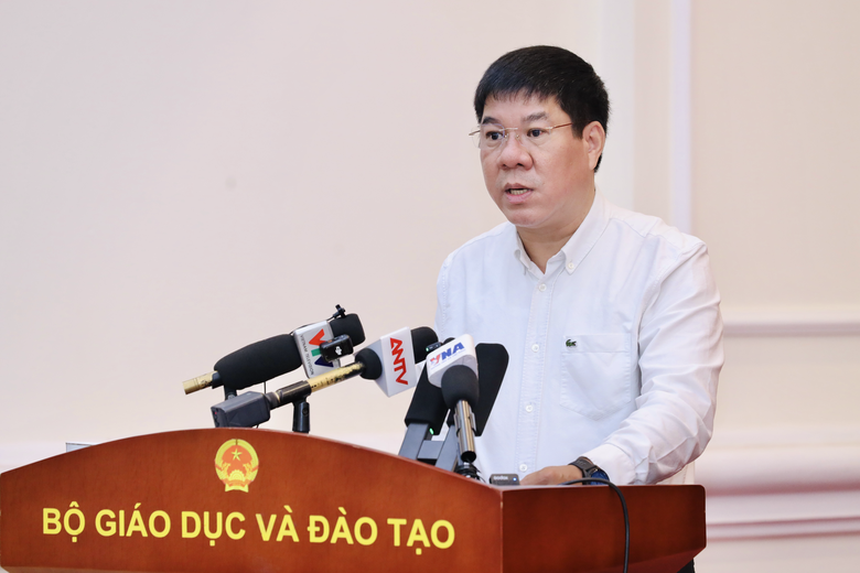 V&igrave; sao Bộ Gi&aacute;o dục v&agrave; Đ&agrave;o tạo chỉ cho th&iacute; sinh Tuy&ecirc;n Quang thi lại? - Ảnh 1.