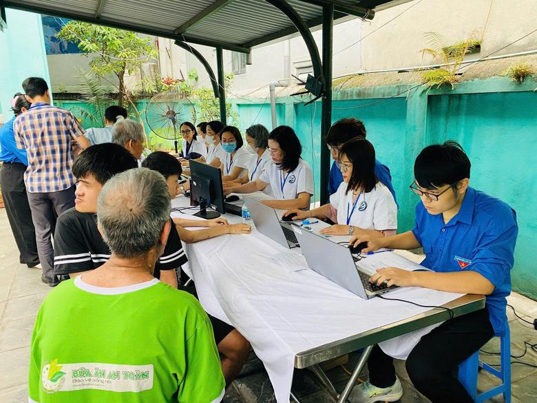 H&agrave; Nội triển khai chiến dịch l&agrave;m sạch dữ liệu y tế, tạo Sổ sức khỏe điện tử tr&ecirc;n VNeID - Ảnh 1.