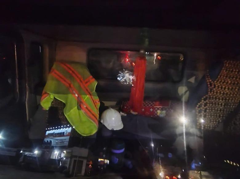 X&aacute;c định 4 thanh ni&ecirc;n phun n&eacute;m hạt, vỏ ch&ocirc;m ch&ocirc;m v&agrave;o xe tr&ecirc;n cao tốc Phan Thiết - Dầu Gi&acirc;y - Ảnh 5.