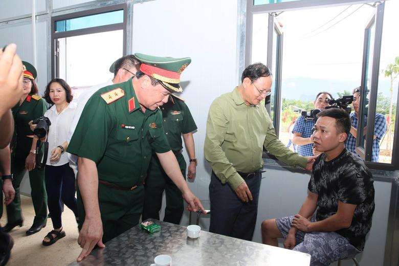 Lai Ch&acirc;u b&agrave;n giao 24 căn nh&agrave; t&aacute;i định cư cho hộ d&acirc;n mất nh&agrave; sau lũ qu&eacute;t Mường Than - Ảnh 6.