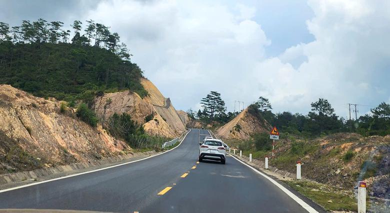 Quảng Ngãi: Quyết liệt triển khai cao tốc Quảng Ngãi - Kon Tum và đường sắt tốc độ cao - Ảnh 2.