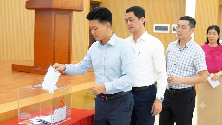 Văn ph&ograve;ng Bộ X&acirc;y dựng qu&aacute;n triệt Nghị quyết v&agrave; ph&aacute;t động phong tr&agrave;o &ldquo;Đền ơn đ&aacute;p nghĩa" - Ảnh 7.