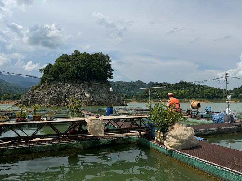 Ph&uacute; Thọ: Đảm bảo an to&agrave;n giao th&ocirc;ng tr&ecirc;n l&ograve;ng hồ s&ocirc;ng Đ&agrave; m&ugrave;a mưa lũ - Ảnh 7.