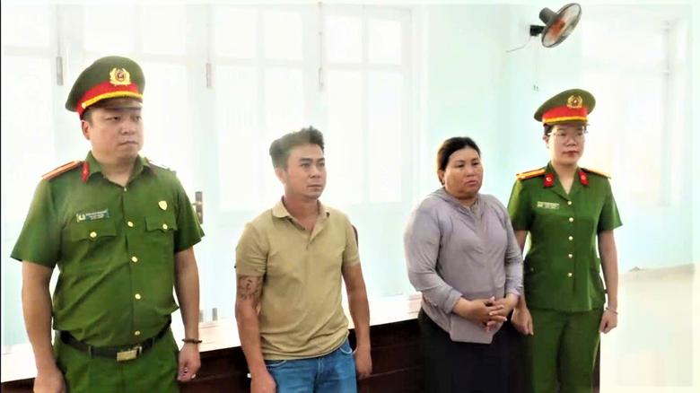 Khởi tố 2 bị can chôn lấp trái phép vỏ sò, ốc chết gây ô nhiễm môi trường - Ảnh 1.