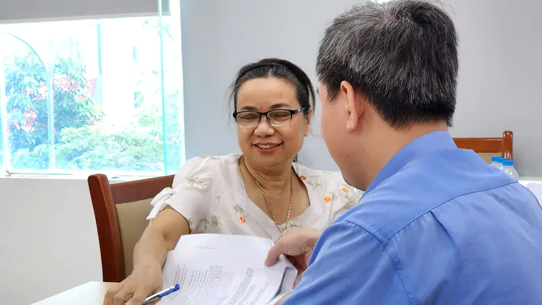 Người d&acirc;n Bắc Ninh nhận tiền bồi thường giải ph&oacute;ng mặt bằng dự &aacute;n đường s&acirc;n bay Gia B&igrave;nh - Ảnh 5.