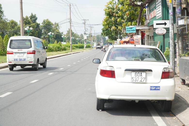Cận cảnh dự &aacute;n mở rộng đường gần s&acirc;n bay T&acirc;n Sơn Nhất sau 21 năm chưa ho&agrave;n th&agrave;nh - Ảnh 3.