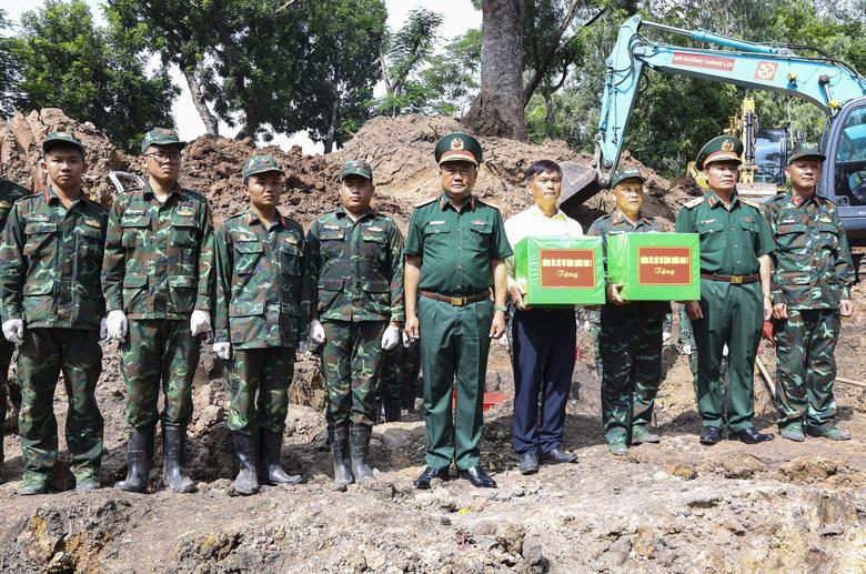 Phát hiện thêm 17 bộ hài cốt liệt sĩ tại Công viên Lê Thị Riêng - Ảnh 3.