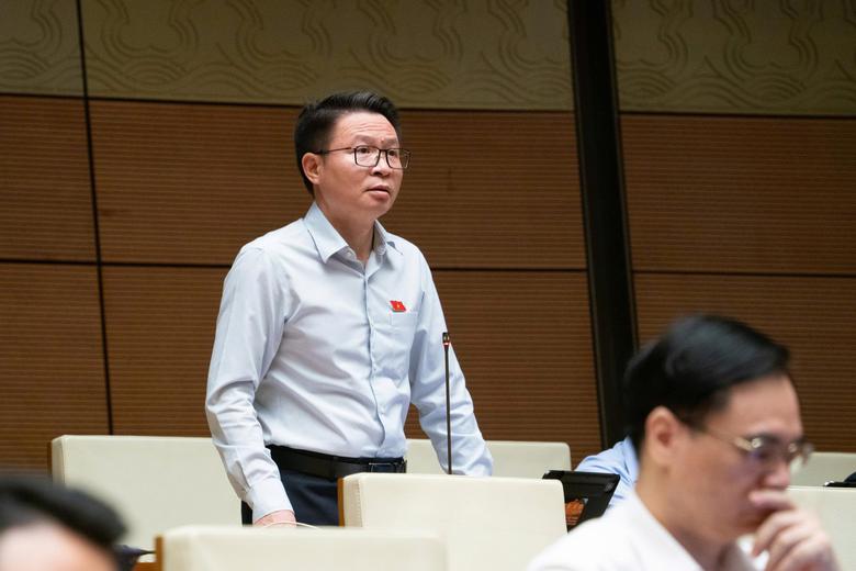 ĐBQH: Quản l&yacute; thiết bị bay kh&ocirc;ng người l&aacute;i cần tr&aacute;nh tạo r&agrave;o cản cho hoạt động d&acirc;n sự - Ảnh 1.
