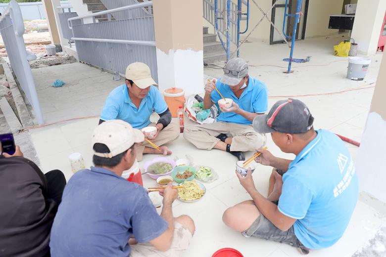 Ngôi trường nội trú đầu tiên ở Đắk Lắk về đích, sẵn sàng đón năm học mới - Ảnh 12.