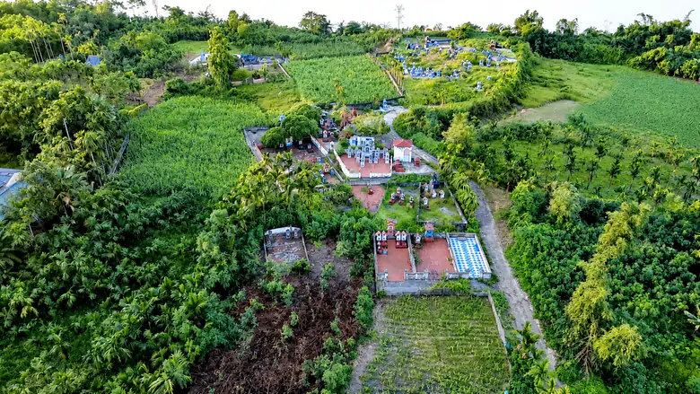 Đừng để nghĩa trang l&agrave;ng bị bỏ lại ph&iacute;a sau đ&ocirc; thị h&oacute;a - Ảnh 2.