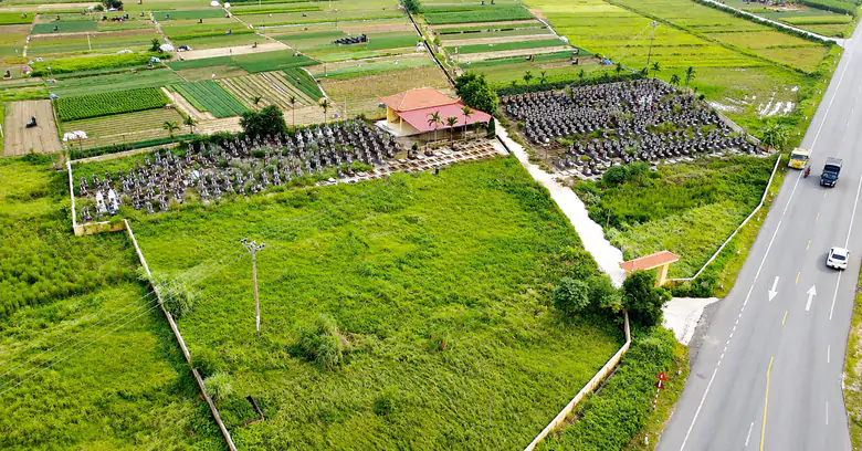 Đừng để nghĩa trang l&agrave;ng bị bỏ lại ph&iacute;a sau đ&ocirc; thị h&oacute;a - Ảnh 8.