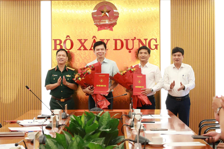 Thứ trưởng L&ecirc; Anh Tuấn giữ chức Chỉ huy trưởng Ban Chỉ huy qu&acirc;n sự Bộ X&acirc;y dựng- Ảnh 1.