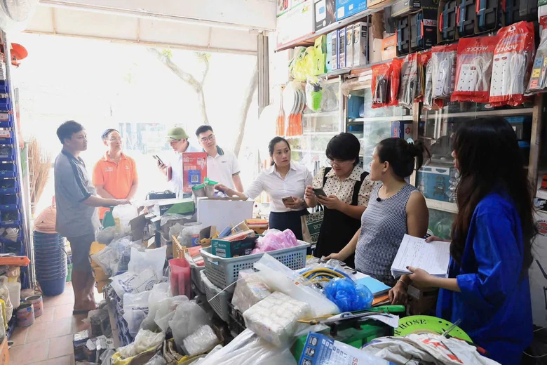 Khi hạ tầng số bước v&agrave;o chợ qu&ecirc; H&agrave; Nội  - Ảnh 1.