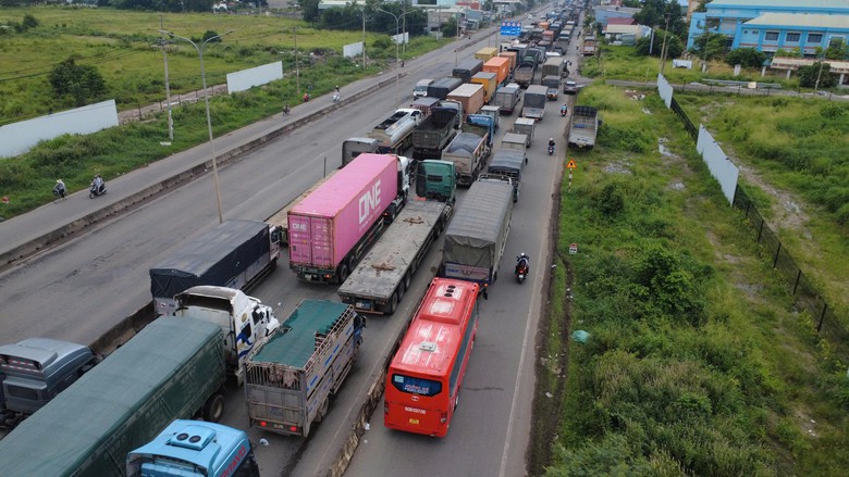 Sửa chữa QL51: Người d&acirc;n y&ecirc;u cầu thi c&ocirc;ng nhanh, dứt điểm để sớm ho&agrave;n trả mặt đường- Ảnh 4.