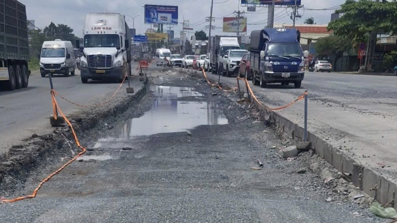 Sửa chữa QL51: Người d&acirc;n y&ecirc;u cầu thi c&ocirc;ng nhanh, dứt điểm để sớm ho&agrave;n trả mặt đường- Ảnh 3.