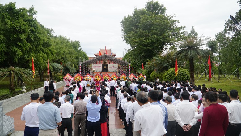 Linh thi&ecirc;ng lễ giỗ Ho&agrave;ng đế Quang Trung - Nguyễn Huệ lần thứ 234- Ảnh 1.