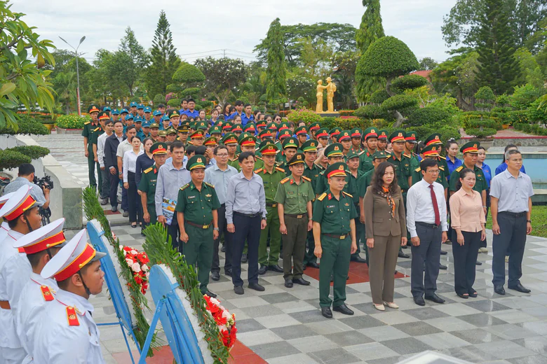 L&acirc;m Đồng: Khai quật gần 4.800 mộ liệt sĩ để lấy mẫu sinh phẩm x&aacute;c định danh t&iacute;nh- Ảnh 1.
