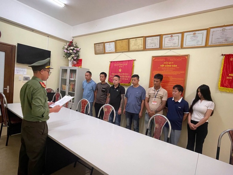 Khởi tố nh&oacute;m đối tượng lừa đảo qua mạng b&aacute;n x&ocirc; c&aacute;t đ&atilde;i v&agrave;ng ở Sơn La- Ảnh 1.