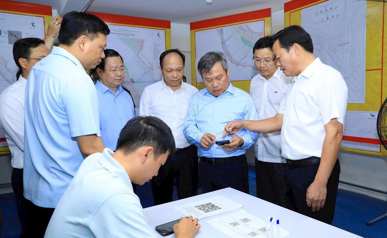 Chủ tịch H&agrave; Nội y&ecirc;u cầu tiếp thu tối đa &yacute; kiến về quy hoạch khu vực hồ Gươm, s&ocirc;ng Hồng- Ảnh 2.