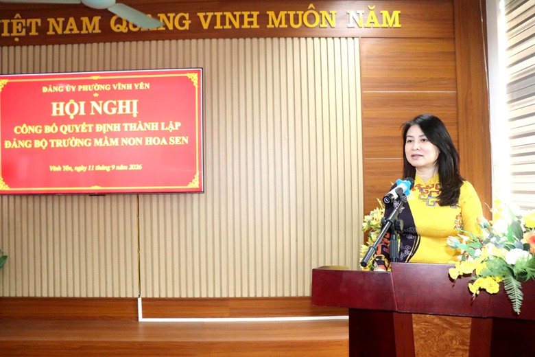 Phường Vĩnh Yên công bố, trao quyết định thành lập Đảng bộ các trường học - Ảnh 8.