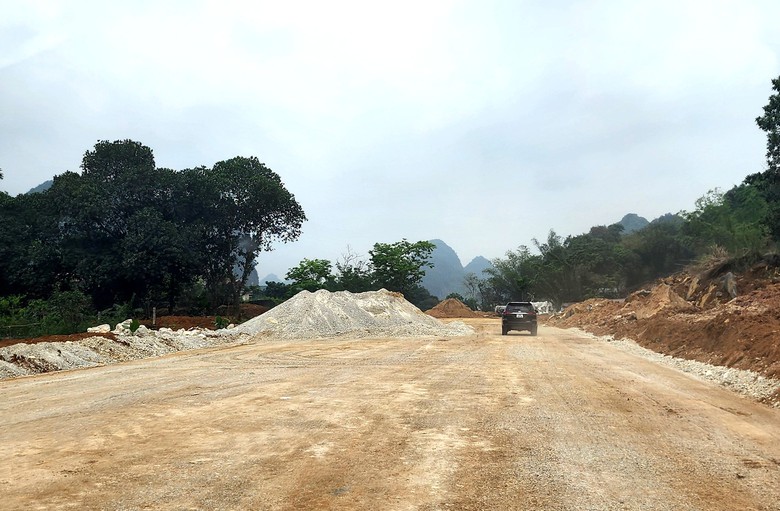 Ninh Bình đẩy nhanh giải phóng mặt bằng, quyết tâm đưa đường Bái Đính - Ba Sao về đích- Ảnh 1.