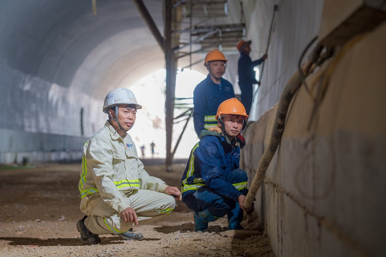 Những phu đường gửi cuộc đời m&igrave;nh nơi cung đường kỳ vĩ- Ảnh 3.