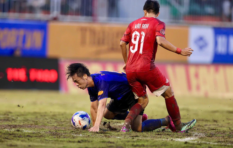 S&acirc;n Pleiku qu&aacute; xấu, Ho&agrave;ng Anh Gia Lai sắp phải &ldquo;chuyển nh&agrave;&rdquo;? - Ảnh 2.