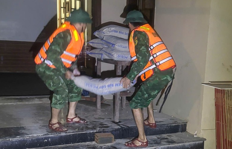 Quảng Trị: Mưa lớn, nhiều cầu tr&agrave;n ngập s&acirc;u, 59 hộ d&acirc;n được di dời đến nơi an to&agrave;n- Ảnh 6.