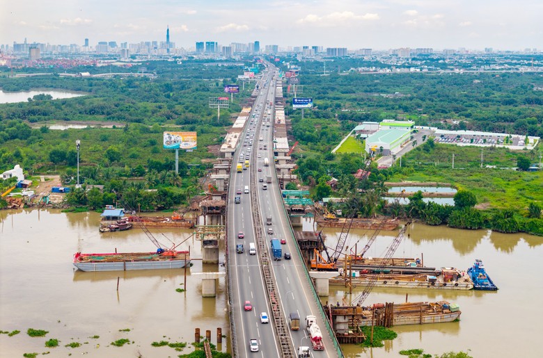 Dự &aacute;n mở rộng cao tốc TP.HCM - Long Th&agrave;nh vẫn đối diện kh&oacute; khăn về vật liệu, nh&acirc;n lực - Ảnh 1.