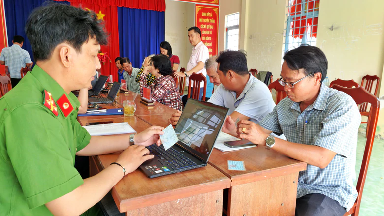 C&agrave; Mau: Đẩy mạnh hạ tầng số, ưu ti&ecirc;n nguồn lực cho ch&iacute;nh quyền cơ sở - Ảnh 1.