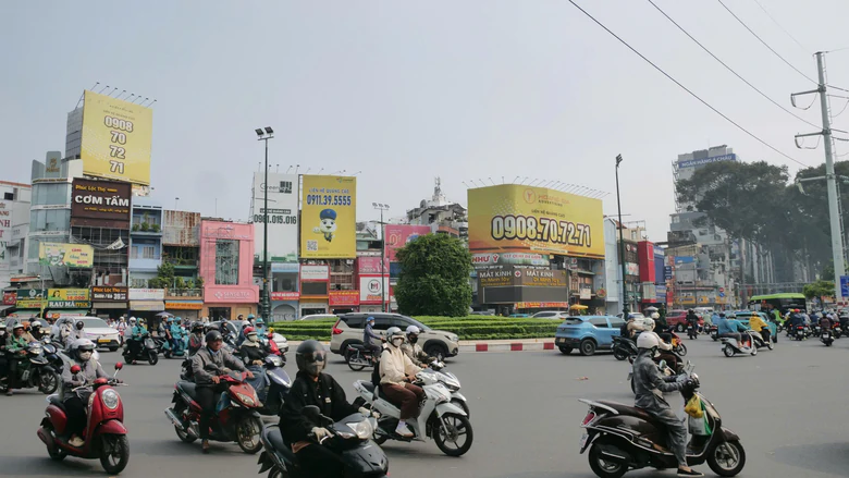 TP.HCM thí điểm đèn tín hiệu tại điểm nóng giao thông ngã 6 Cộng Hòa- Ảnh 1.