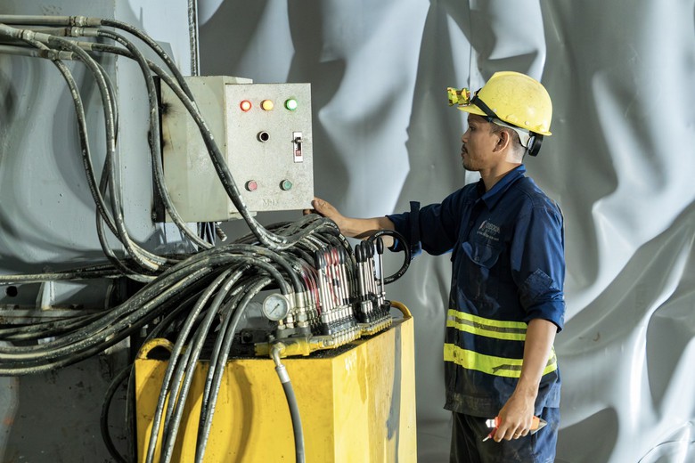 Vượt kh&oacute; l&agrave;m cao tốc giữa đại ng&agrave;n T&acirc;y Nguy&ecirc;n - Ảnh 6.
