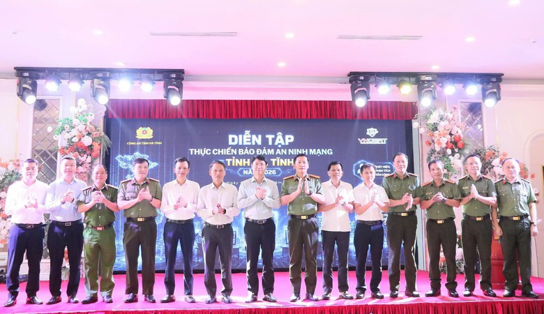 H&agrave; Tĩnh: Giải đ&aacute;p thắc mắc từ gốc, kh&ocirc;ng để khoảng trống cho tin giả dẫn dắt dư luận- Ảnh 1.