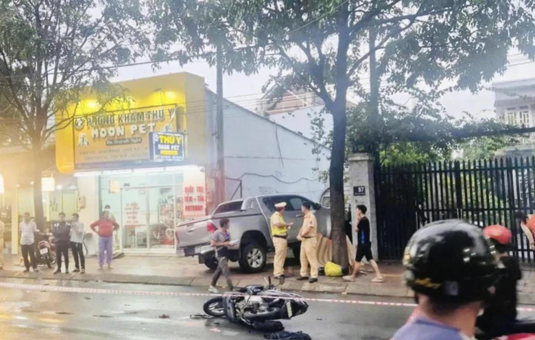Khởi tố vụ &aacute;n t&agrave;i xế grab tử vong sau tai nạn li&ecirc;n ho&agrave;n tr&ecirc;n đường Đặng Văn Trơn - Ảnh 1.