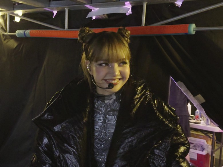 Lisa (BlackPink) xin lỗi về đoạn video g&acirc;y tranh c&atilde;i - Ảnh 2.
