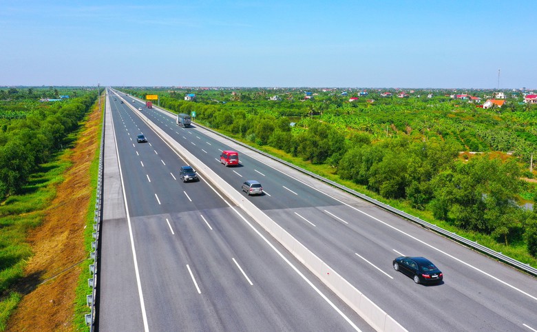 Thí điểm "làn vượt xe" trên cao tốc Hà Nội - Hải Phòng - Ảnh 1.