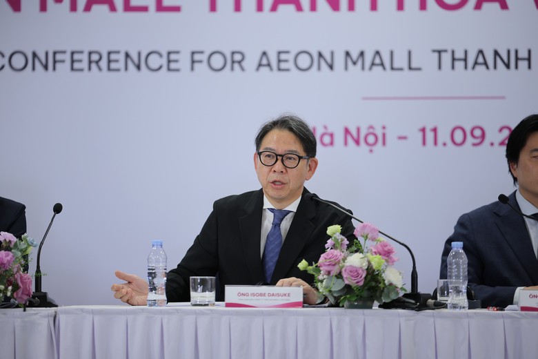 C&aacute;c "&ocirc;ng lớn" xoay xở k&eacute;o kh&aacute;ch về s&agrave;n thương mại - Ảnh 2.