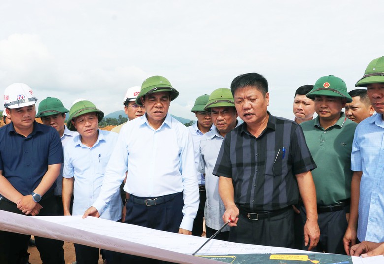 Cấp ph&eacute;p h&agrave;ng loạt mỏ vật liệu để "tiếp sức" cho cao tốc Vinh - Thanh Thủy- Ảnh 1.