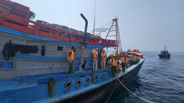 Kh&aacute;nh H&ograve;a tăng cường tuần tra, kiểm so&aacute;t tr&ecirc;n đường thủy nội địa- Ảnh 2.