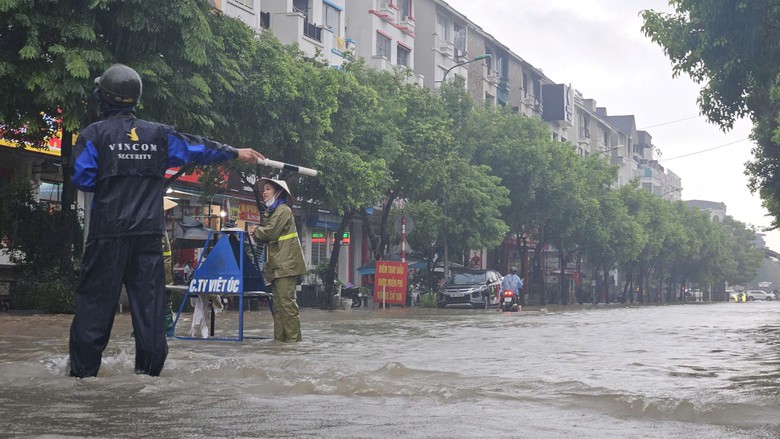 H&agrave; Nội y&ecirc;u cầu trường học linh hoạt dạy học khi mưa lớn - Ảnh 3.