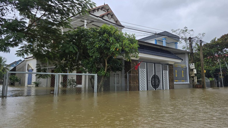 Thanh Hóa: Hơn 8.400 hộ dân bị ngập, gần 3.900 người được sơ tán- Ảnh 4.
